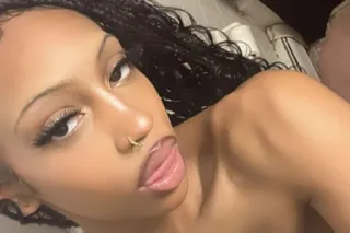 Petite😍💦𝐁𝐞𝐚𝐮𝐭𝐢𝐟𝐮𝐥 𝐂𝐚𝐫𝐚𝐦𝐞𝐥 𝐁𝐞𝐚𝐮... - Image 1