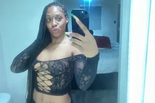 NEW IN TOWN 💦Your Favvorite Pi... - Image 3