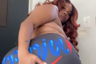 NEW IN TOWN💦 Avαiℓαbℓe➜ ⓝⓞⓦ 💛🌸... - Image 2