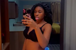 NEW IN TOWN 🎀 𝐻𝐼𝒢𝐻 𝒞𝐿𝒜𝒮𝒮 𝐹𝑅𝐸𝒜𝒦... - Image 1